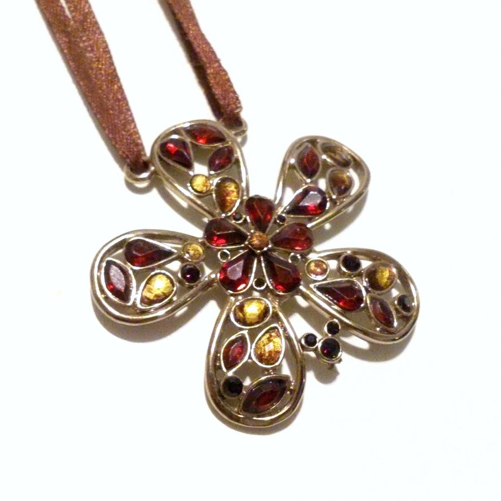 Gold Tone Rhinestone Encrusted Flower Pendant Statement Necklace Signed CH *